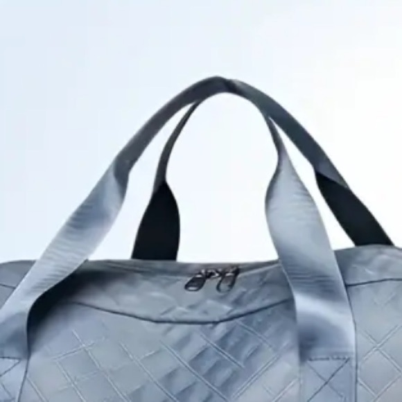 Blue Traveling Bag - Picture 2 of 4